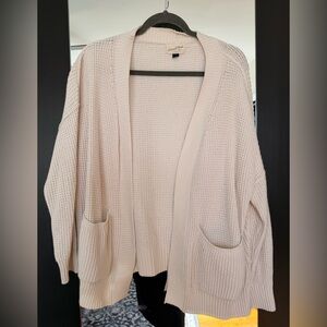 Universals threads ivory, cream or beige sweater cardigan